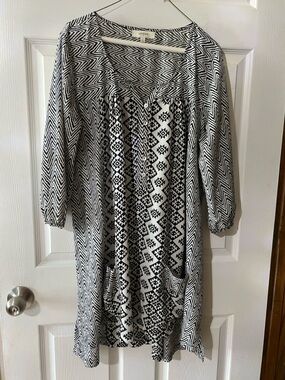 Umgee Black & White Geometric Long Sleeve Dress
